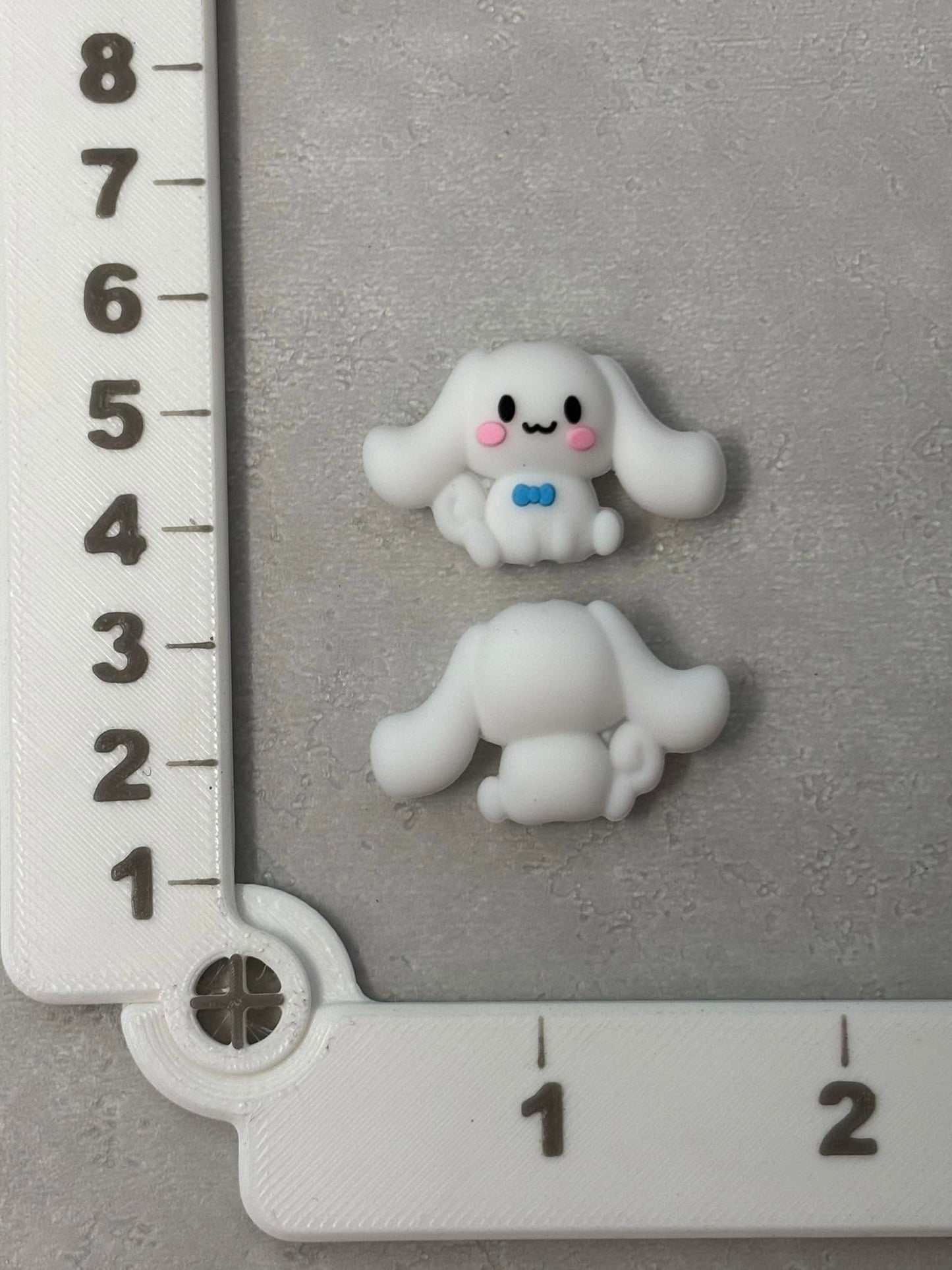 vipCartoon vipHello Kitty vipCocomelon Silicone Focal 0275