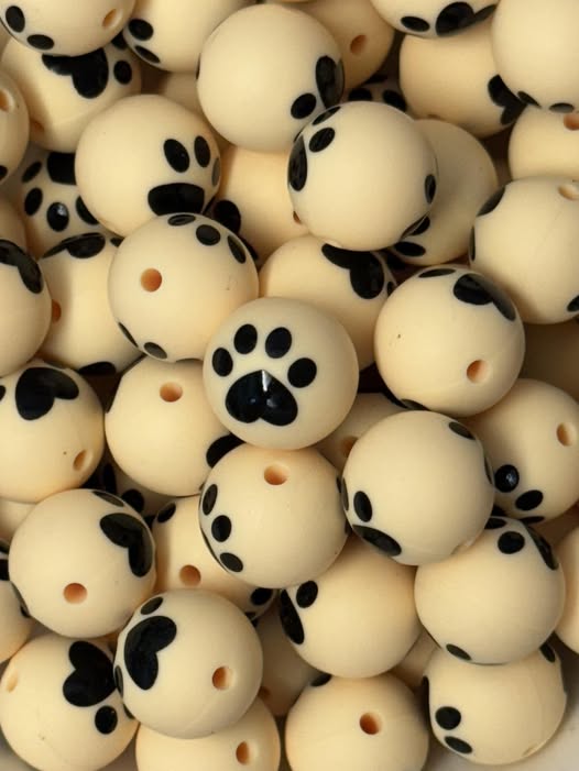 15mm Paw Cream Silicone Bead A19