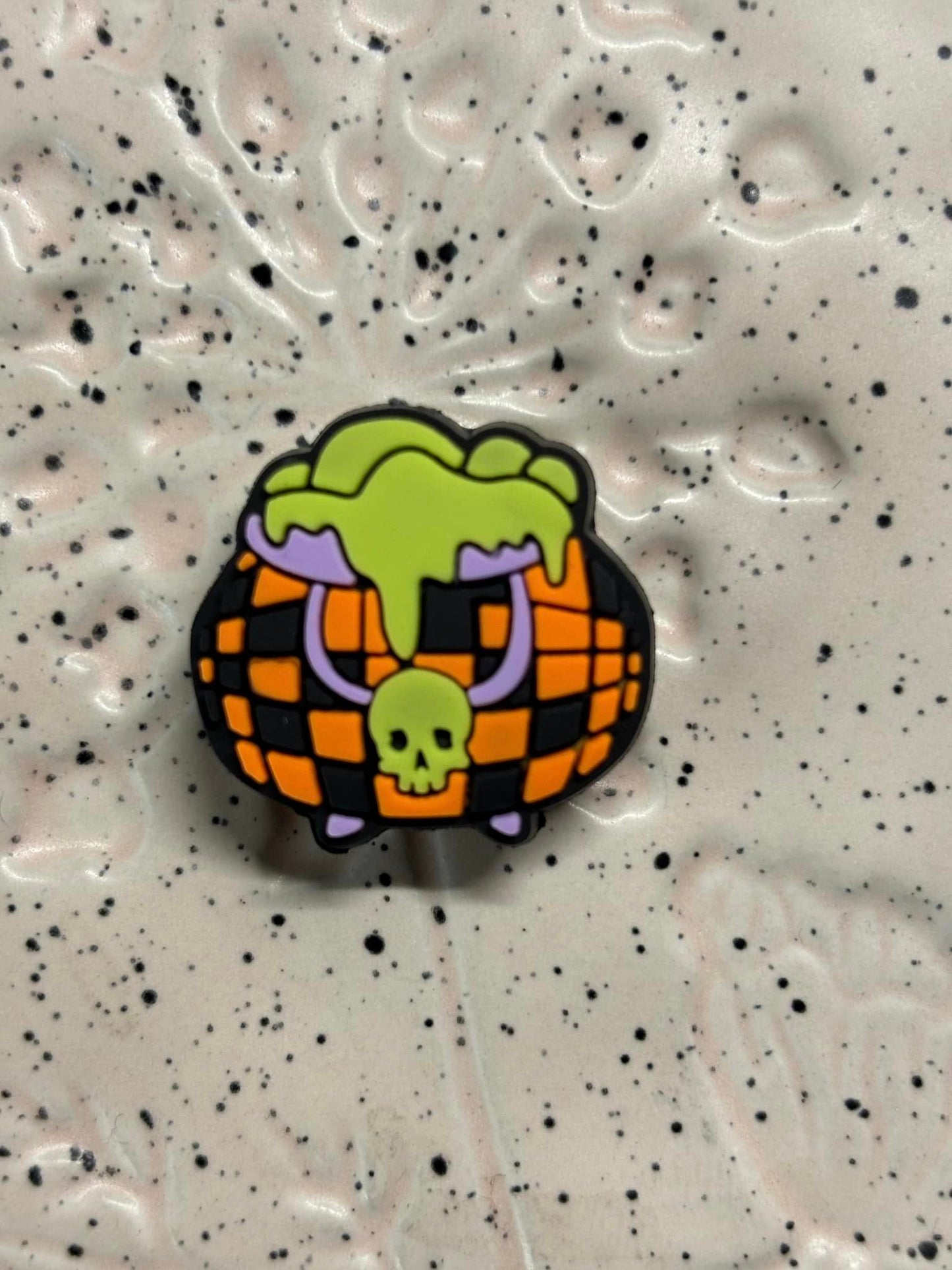 Halloween - Disco Cauldron PVC Focal 15031