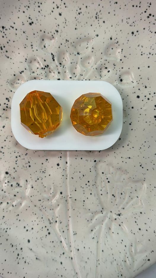 Acrylic 20mm Facet Amber Bead