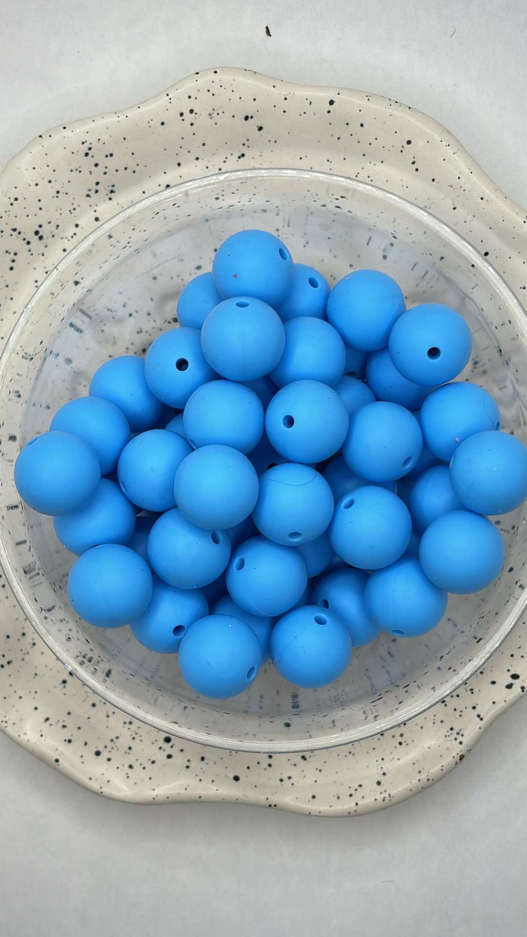 PACK of 15 - 15mm Solid Cornfield Silicone Bead Z14