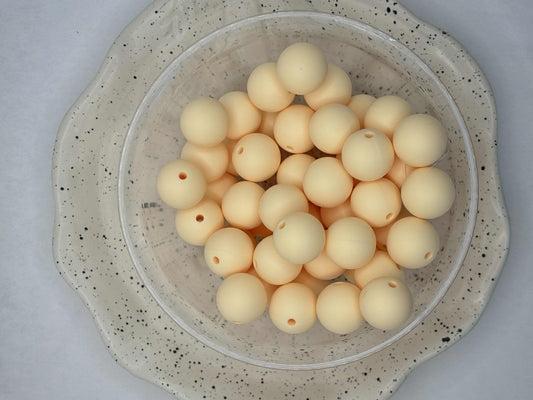PACK of 15 - 15mm Solid Beige Silicone Bead Z20