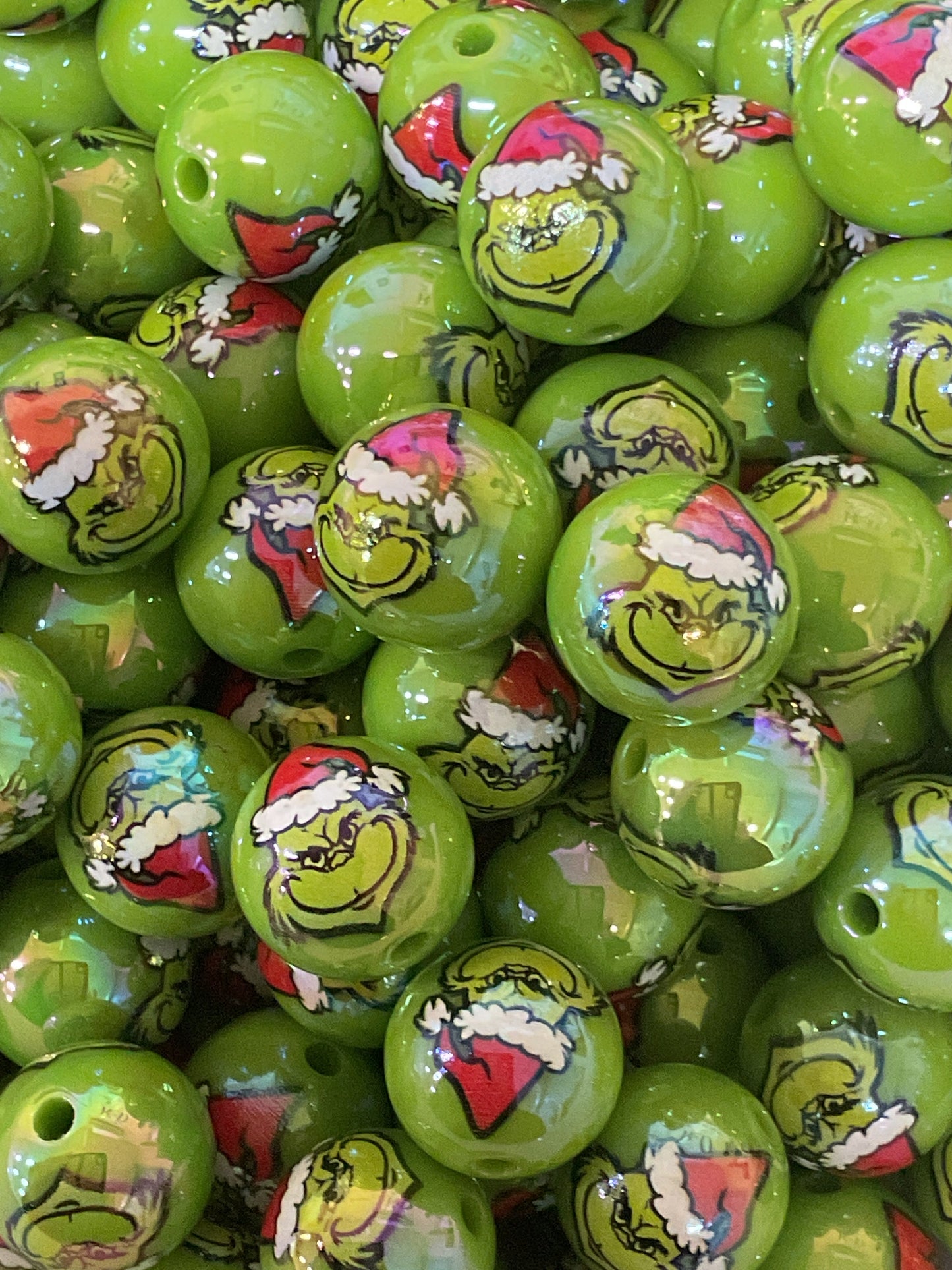 PublicGrinch Acrylic 16mm Beads