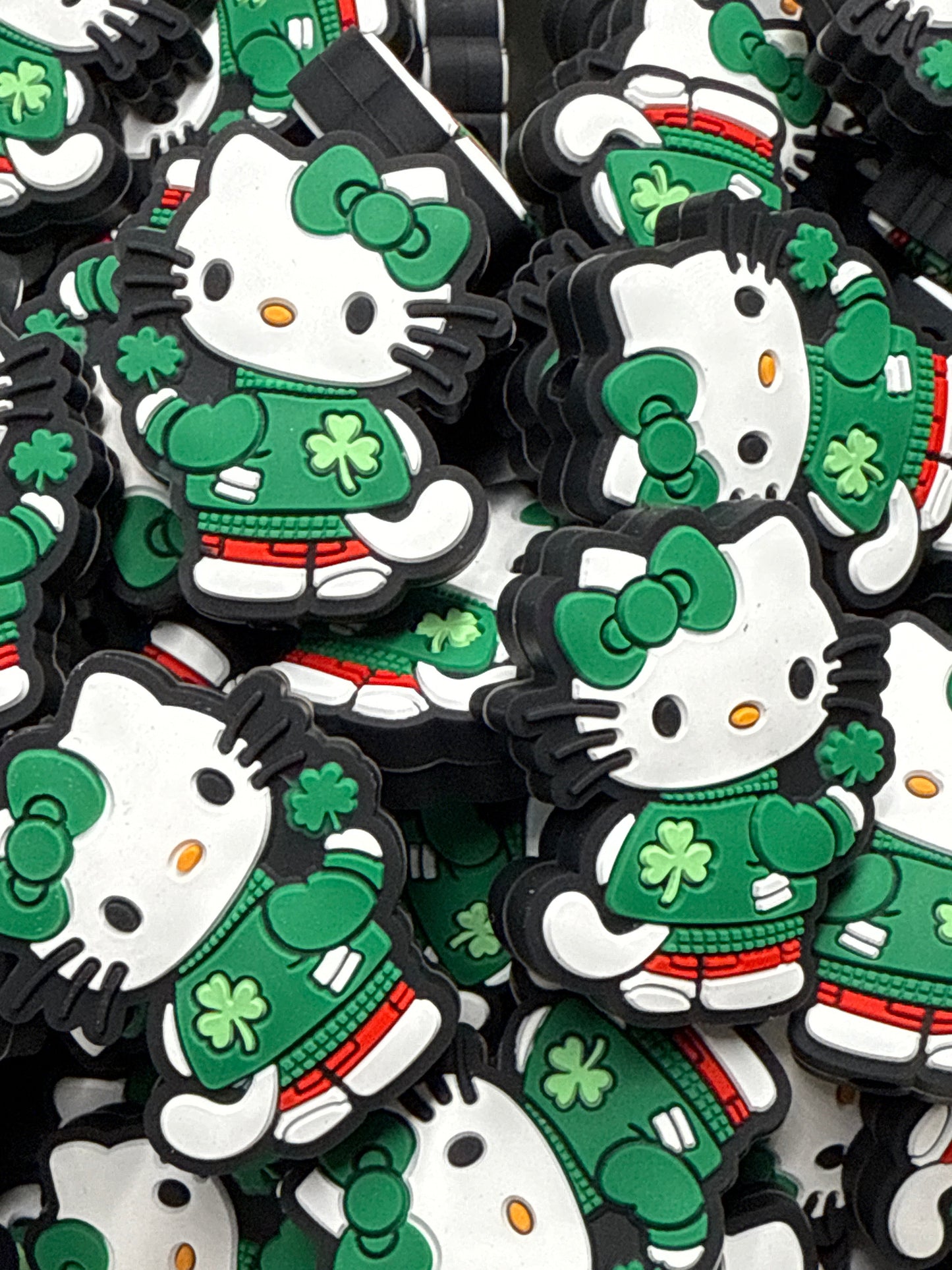 PublicHelloKitty St Patty’s Silicone Focal