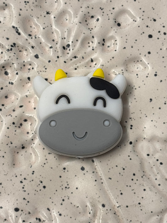 0032 - Animal - Cow Face Gray Silicone Focal
