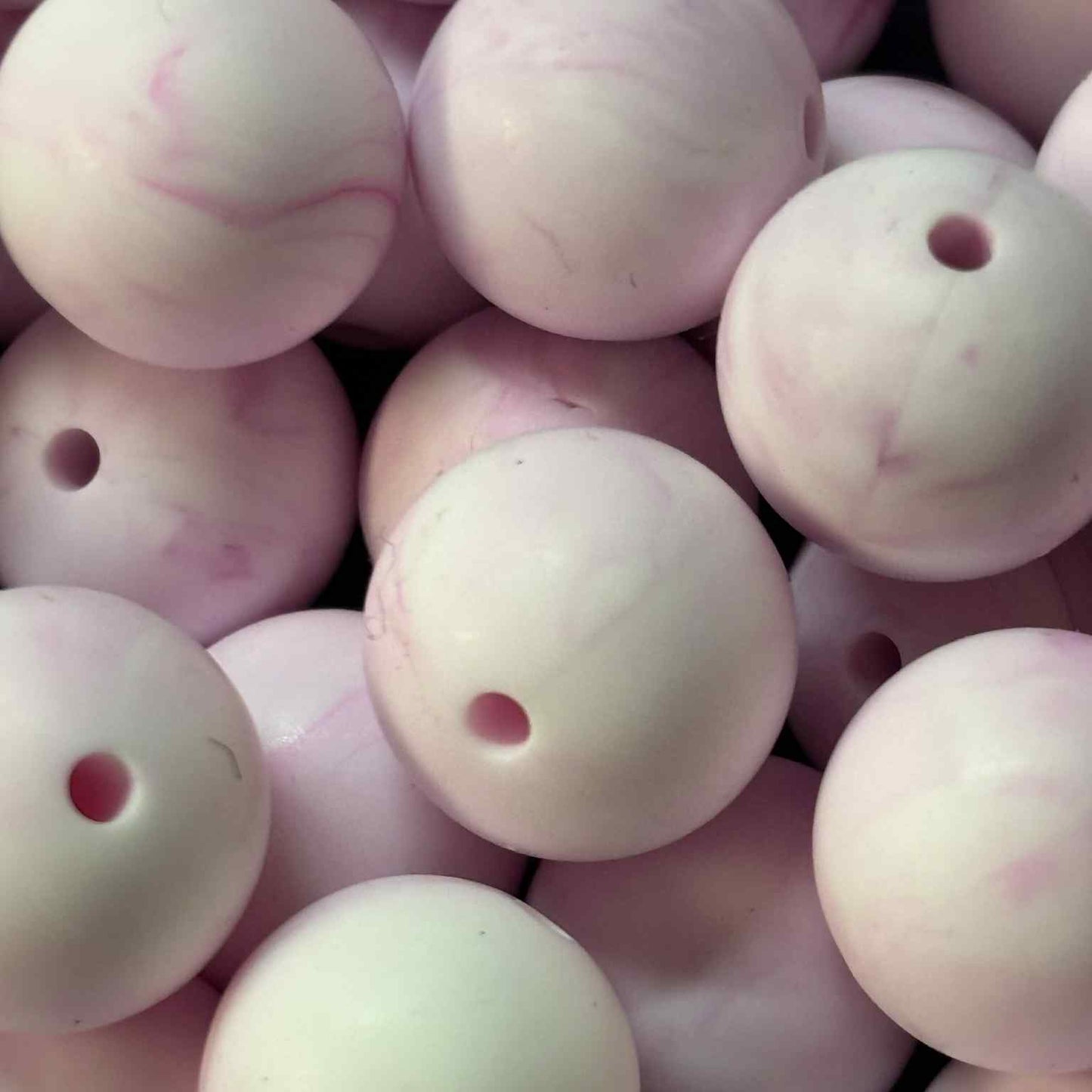 PACK of 15 - 15mm Solid Marble Pink Silicone Bead A7
