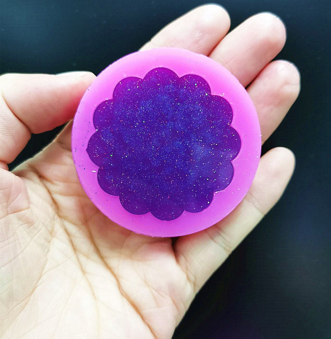 Mold - Scallop Grippie Silicone Mold M13