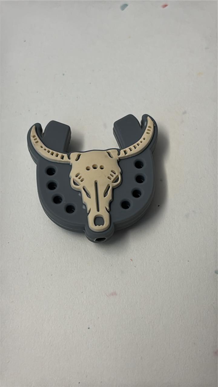 Western Horseshoe and Longhorn Skull 0280